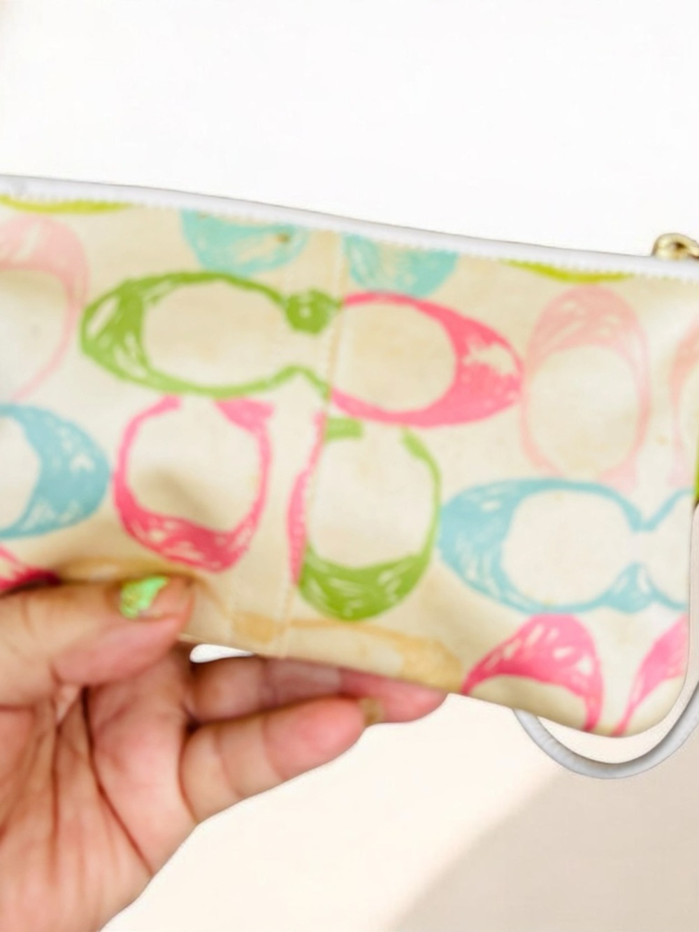a vintage Coach Y2K pastel scribble wristlet ivory Canvas bag - Picture 4 of 16